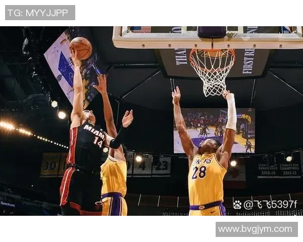 2012年NBA经典对决热火与湖人巅峰对决的精彩瞬间回顾